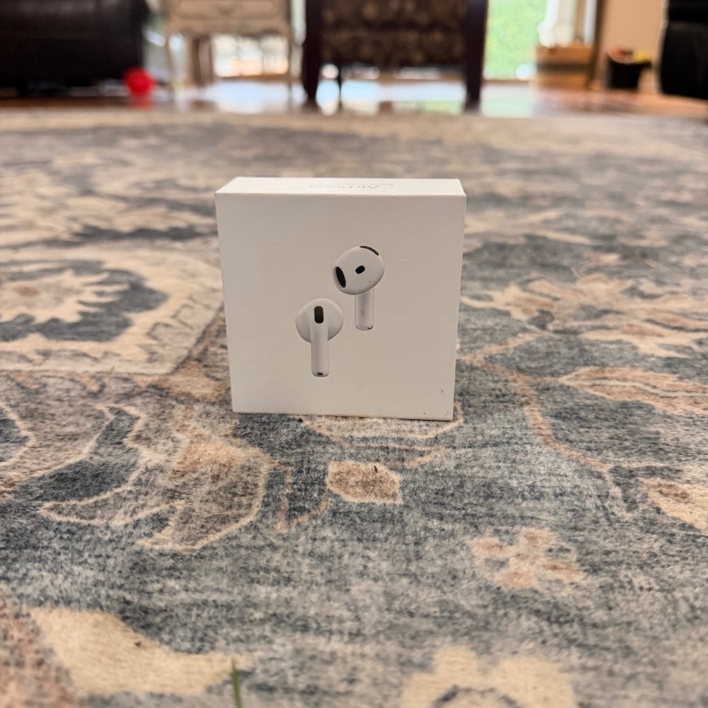 Apple white Earbud headphones